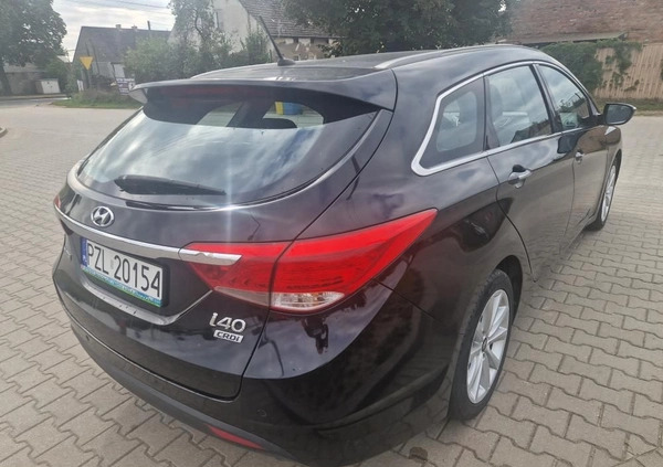 Hyundai i40 cena 33800 przebieg: 150000, rok produkcji 2013 z Poręba małe 106